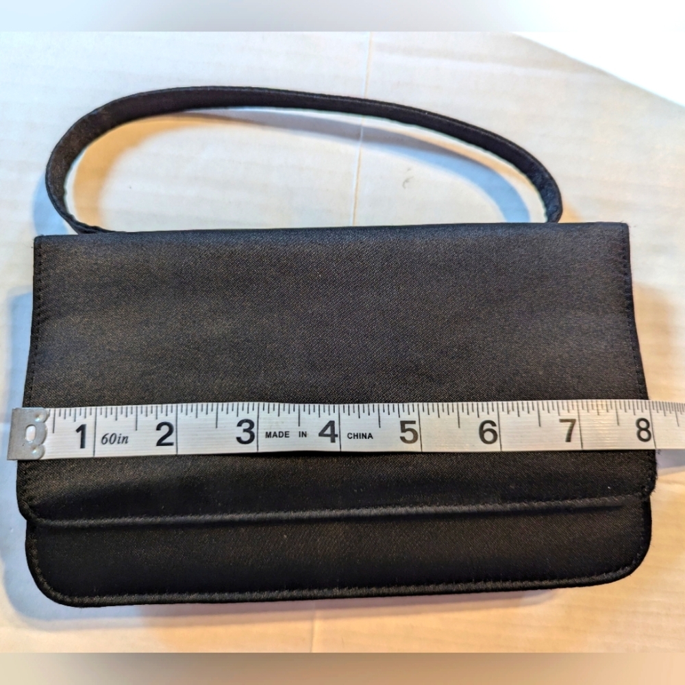 La Regale Black Clutch Purse With Shoulder Strap - Picture 9 of 11